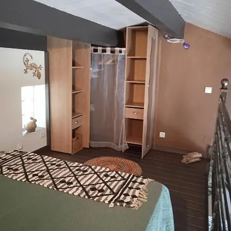 Les Oliviers De Camargue Chalet *